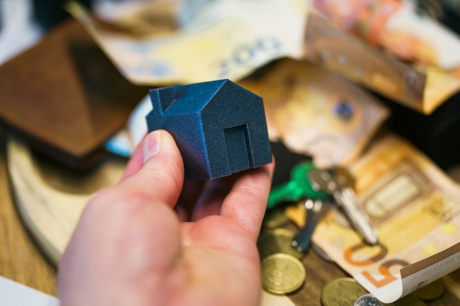 Blog 7 HELOC vs. Cash-Out Refi in Raleigh: Which Is Right for You?